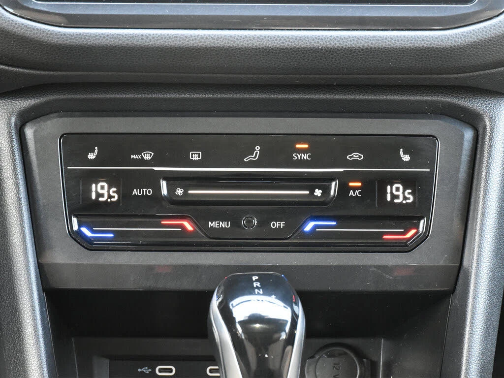 VW Tiguan R-LINE BLACK* 4MOTION* DISTRONIC* ПАНОРАМА* КАМЕРА, снимка 12 - Автомобили и джипове - 55133529