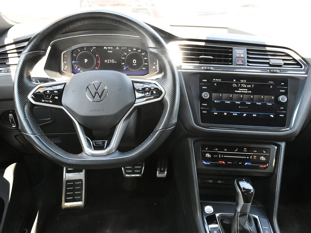 VW Tiguan R-LINE BLACK* 4MOTION* DISTRONIC* ПАНОРАМА* КАМЕРА, снимка 8 - Автомобили и джипове - 55133529