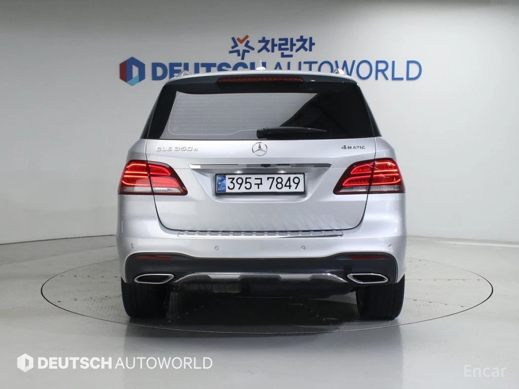 Mercedes-Benz GLE 350 AMG* LINE* ПОДГРЕВ* ОБДУХВАНЕ* КАМЕРА* ПАНОРАМА* , снимка 4 - Автомобили и джипове - 55269671