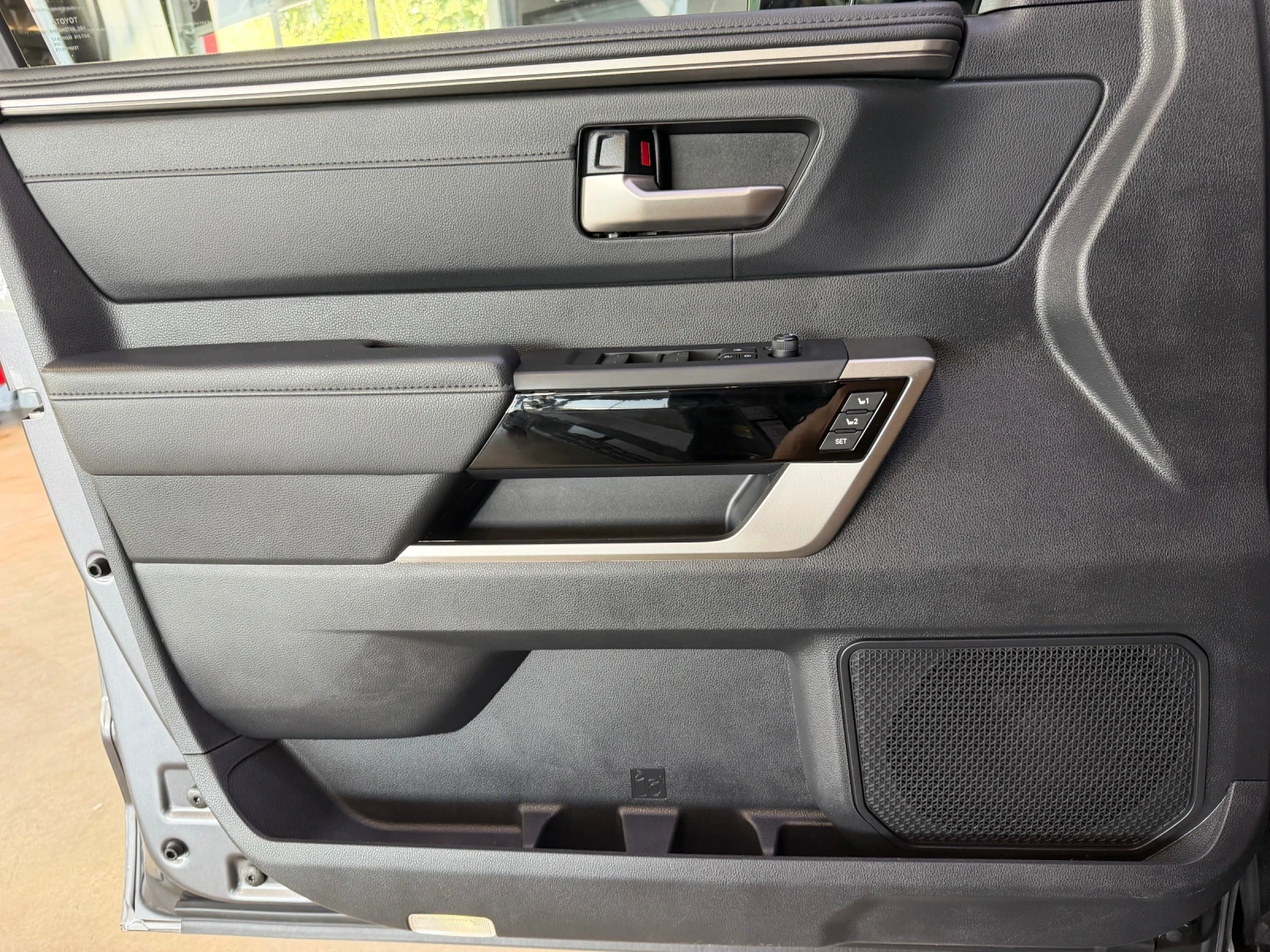 Toyota Tundra 3.5 i-FORCE HYBRID* FULL ���* 4�4* VIRTUAL* ������ | Mobile.bg � ����������� 15