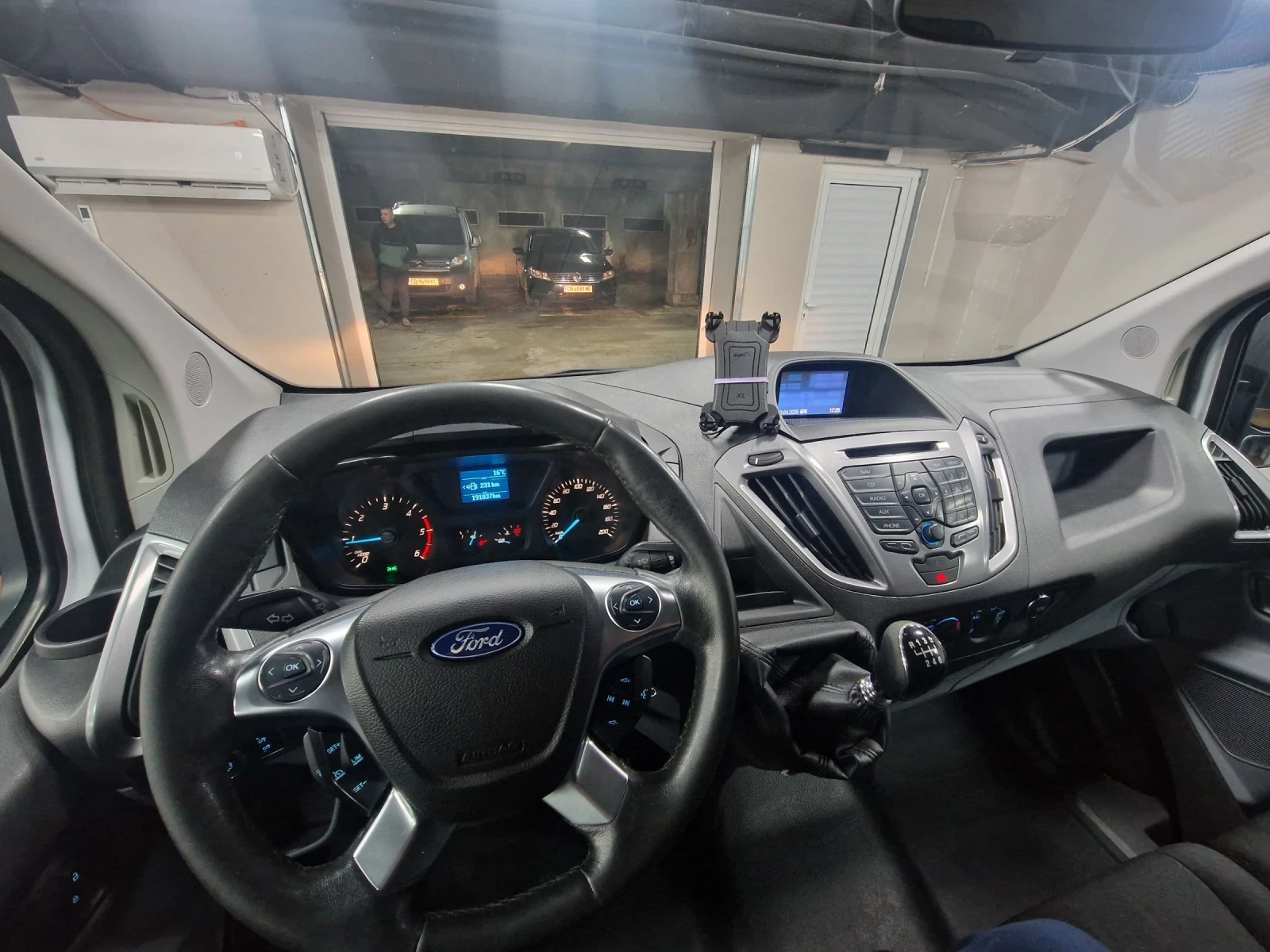 Ford Transit Custom 2.0 ВЕРИГА! ОБСЛУЖЕН!ДВЕ СТРАНИЧНИ ВРАТИ!, снимка 13 - Бусове и автобуси - 54372505