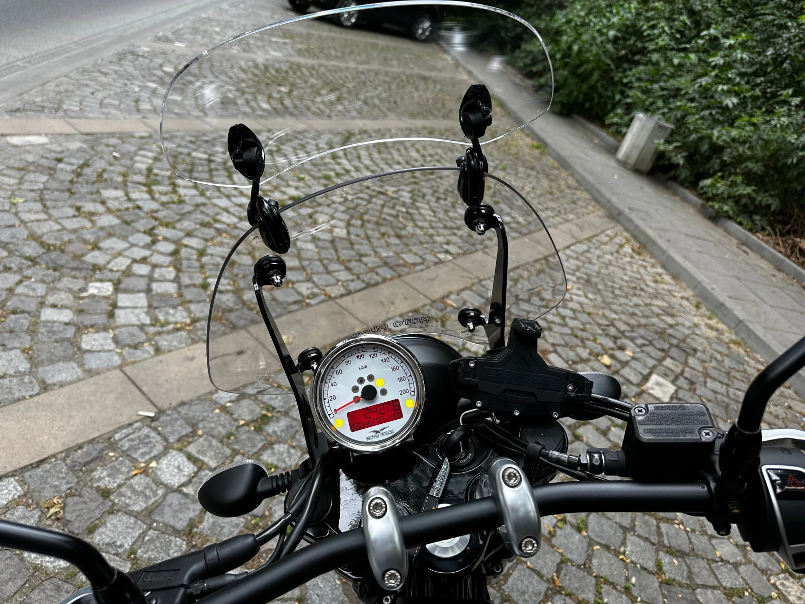 Moto Guzzi V 9 Bobber - изображение 7