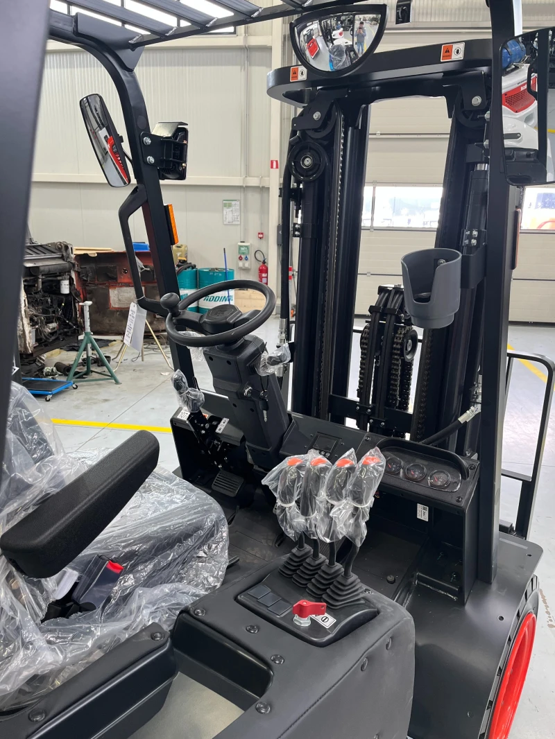 Мотокар Bobcat D30NXP, снимка 11 - Индустриална техника - 53326911