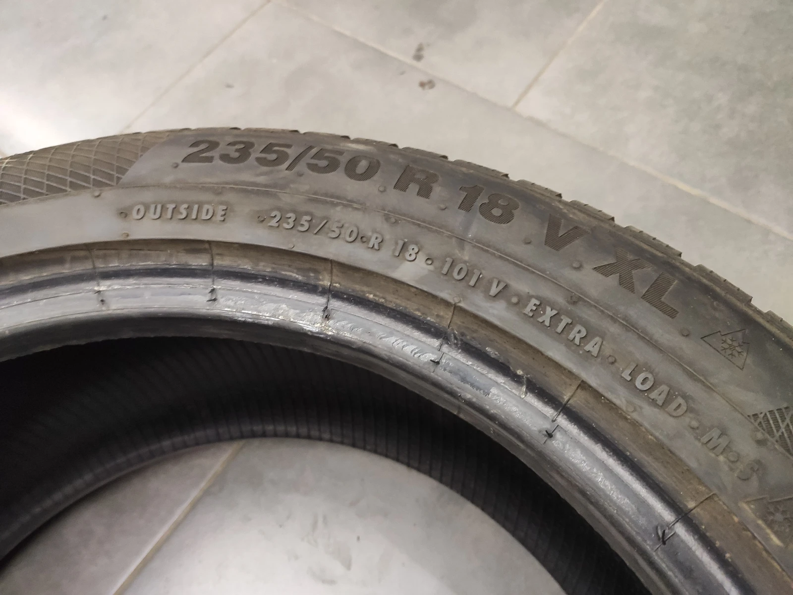 Гуми Зимни 235/50R18, снимка 7 - Гуми и джанти - 54806759