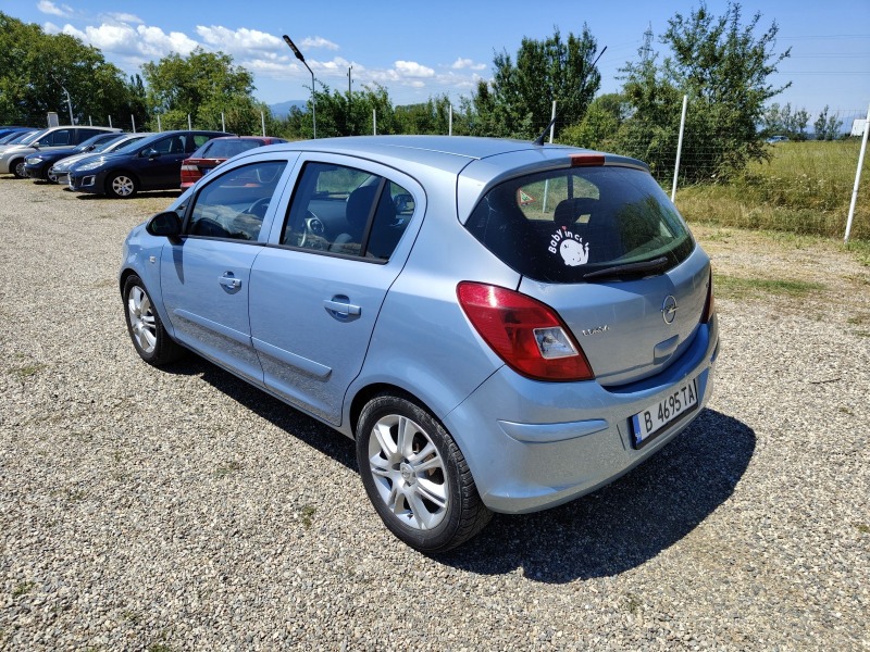 Opel Corsa 1.2 Автоматик газов инжекцион , снимка 4 - Автомобили и джипове - 46226585