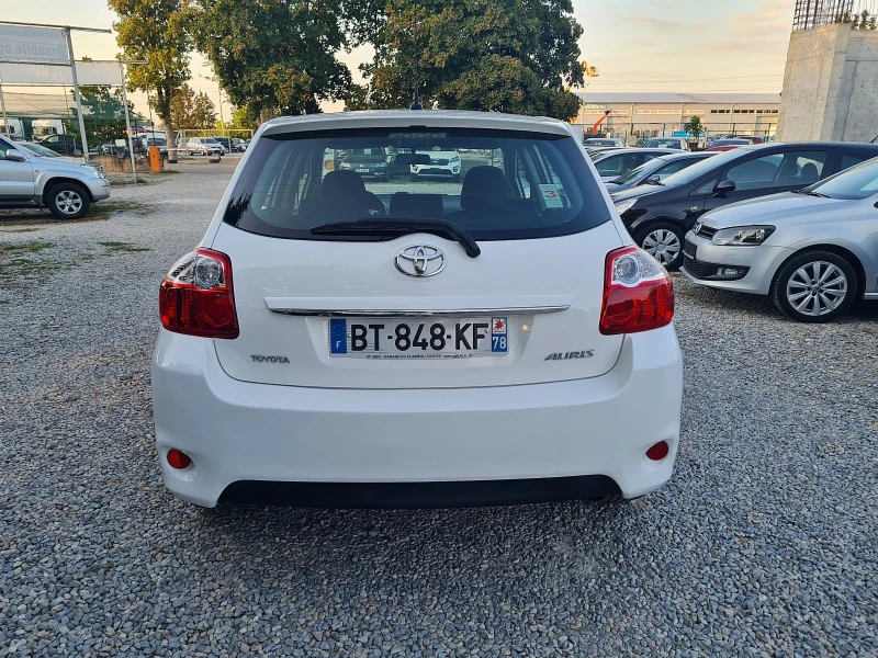 Toyota Auris 1.3i-100кс/6скорости, снимка 6 - Автомобили и джипове - 47167996