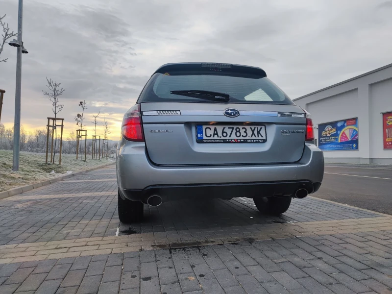 Subaru Outback, снимка 3 - Автомобили и джипове - 48529846