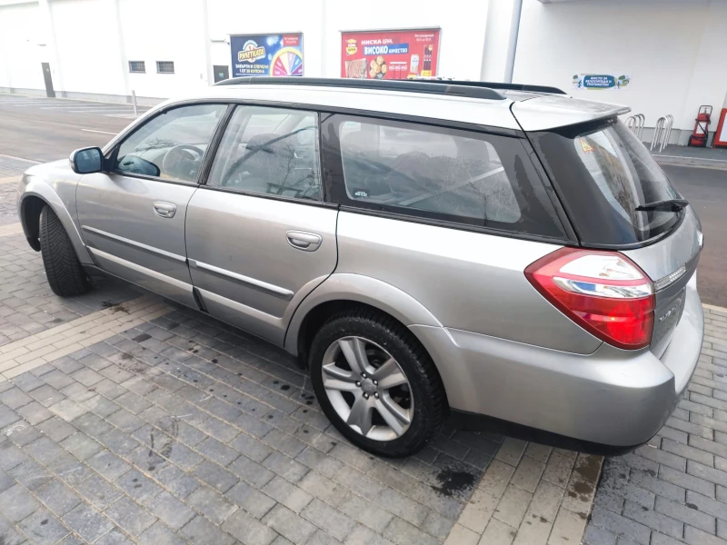 Subaru Outback, снимка 4 - Автомобили и джипове - 48529846