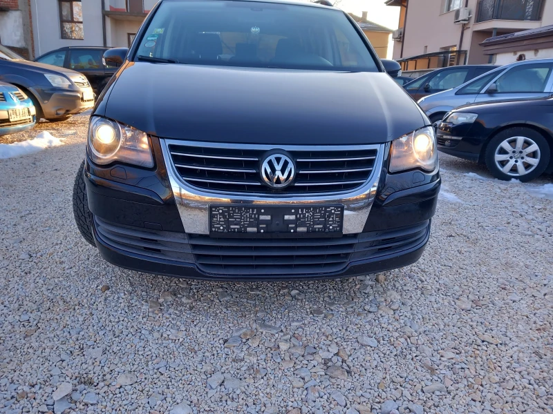 VW Touran 2.0TDI BMM NAVI, снимка 8 - Автомобили и джипове - 48731265