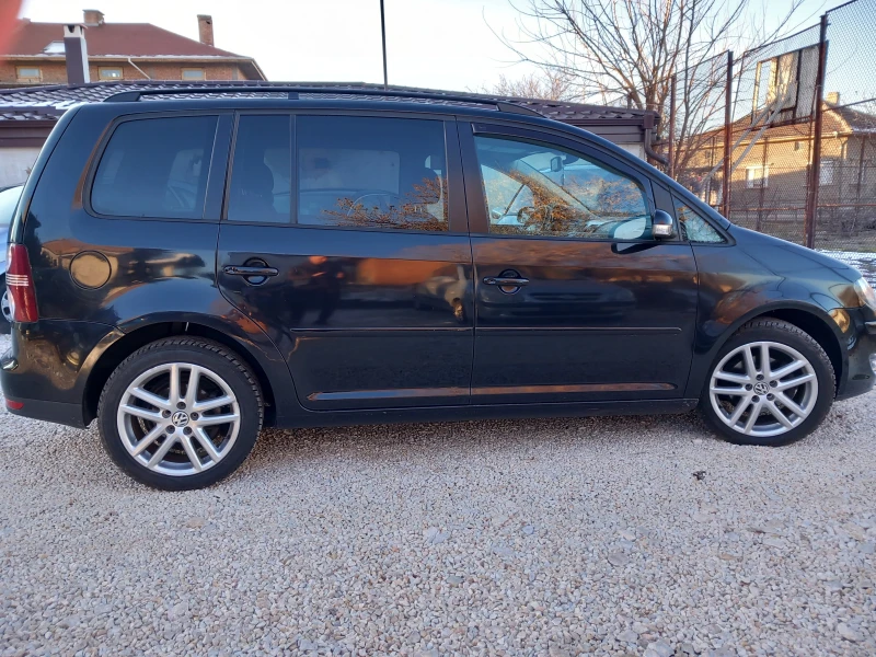 VW Touran 2.0TDI BMM NAVI, снимка 6 - Автомобили и джипове - 48731265