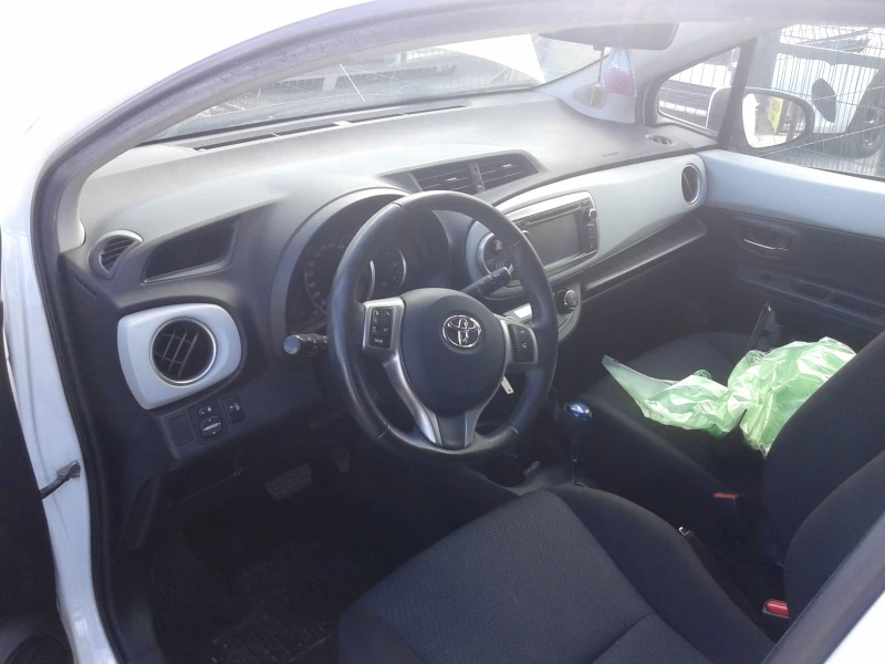 Toyota Yaris 1.5-1.0, снимка 7 - Автомобили и джипове - 48917241