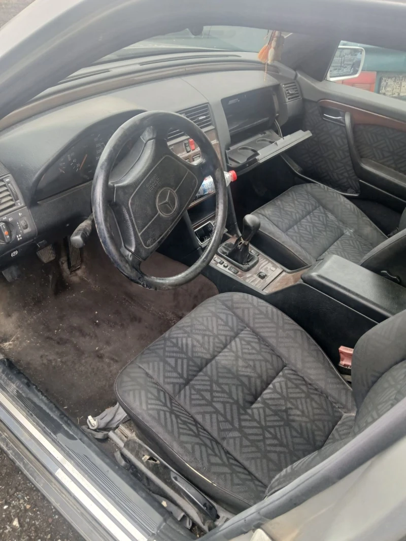 Mercedes-Benz C 180, снимка 5 - Автомобили и джипове - 51026165