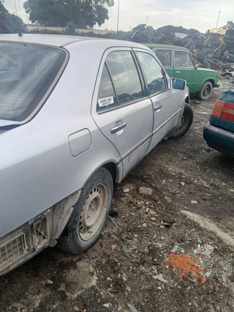 Mercedes-Benz C 180, снимка 3 - Автомобили и джипове - 51026165