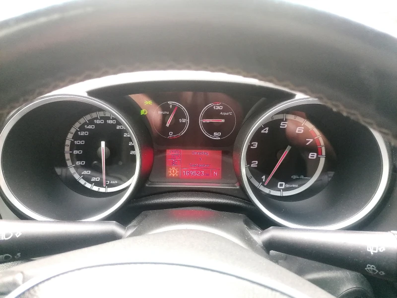 Alfa Romeo Giulietta 1.4 automat QV line, снимка 11 - Автомобили и джипове - 51658798