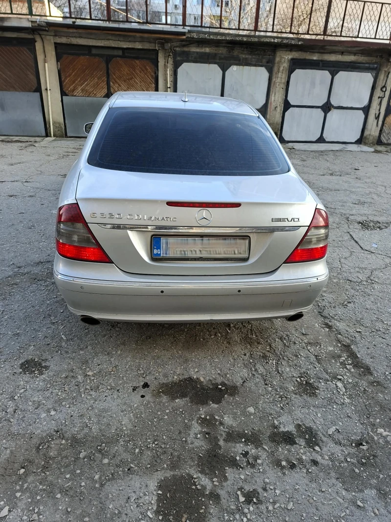Mercedes-Benz E 320, снимка 3 - Автомобили и джипове - 52965301