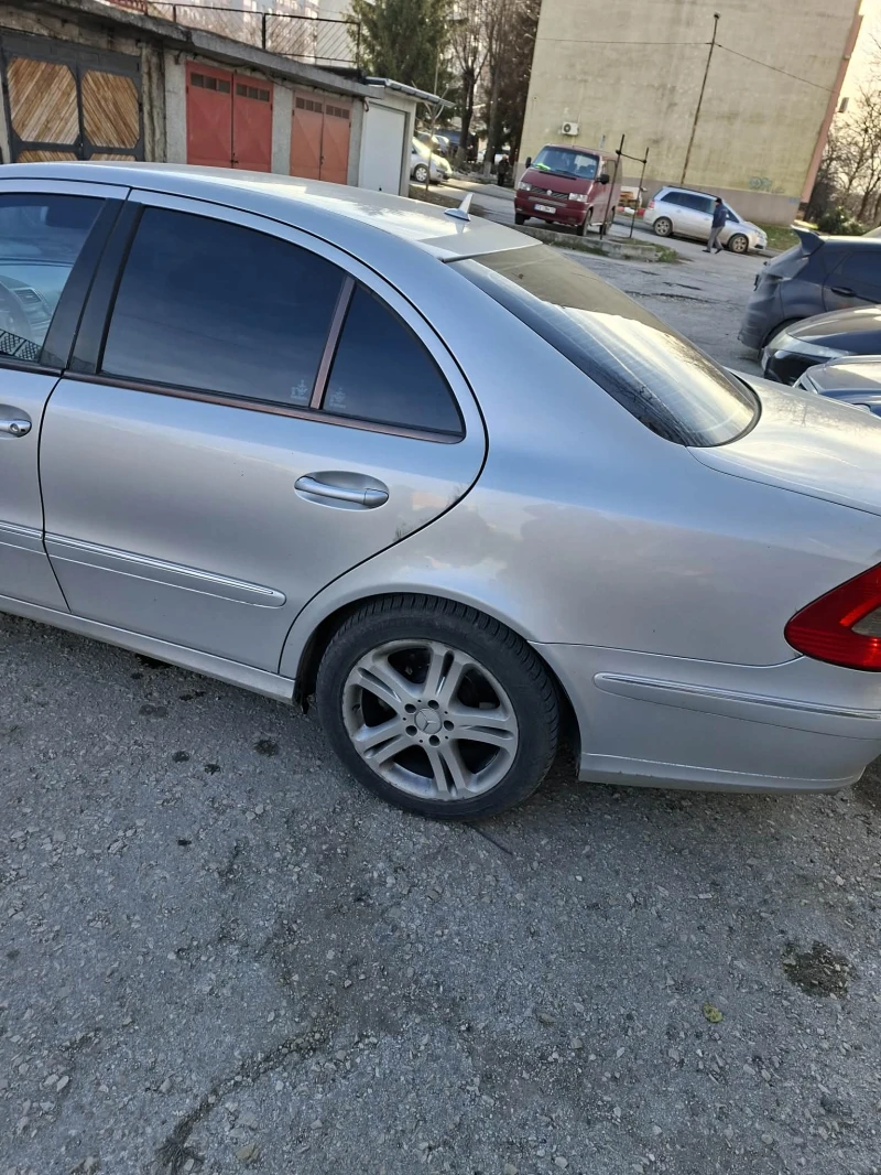 Mercedes-Benz E 320, снимка 5 - Автомобили и джипове - 52965301