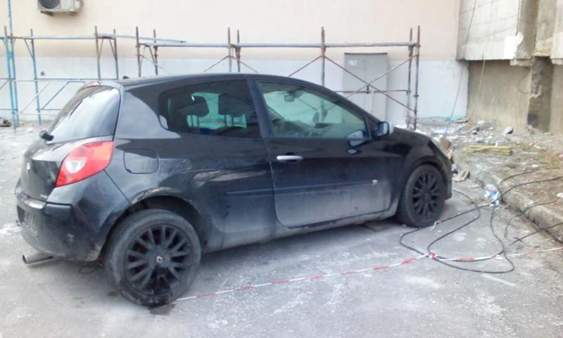 Renault Clio 1.4 16V, снимка 2 - Автомобили и джипове - 30400523