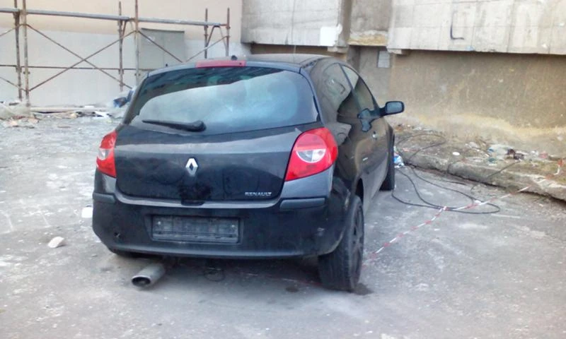 Renault Clio 1.4 16V, снимка 6 - Автомобили и джипове - 30400523