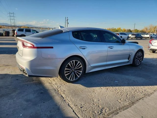 Kia Stinger 2.0L 4 Rear-wheel drive, снимка 8 - Автомобили и джипове - 53142625