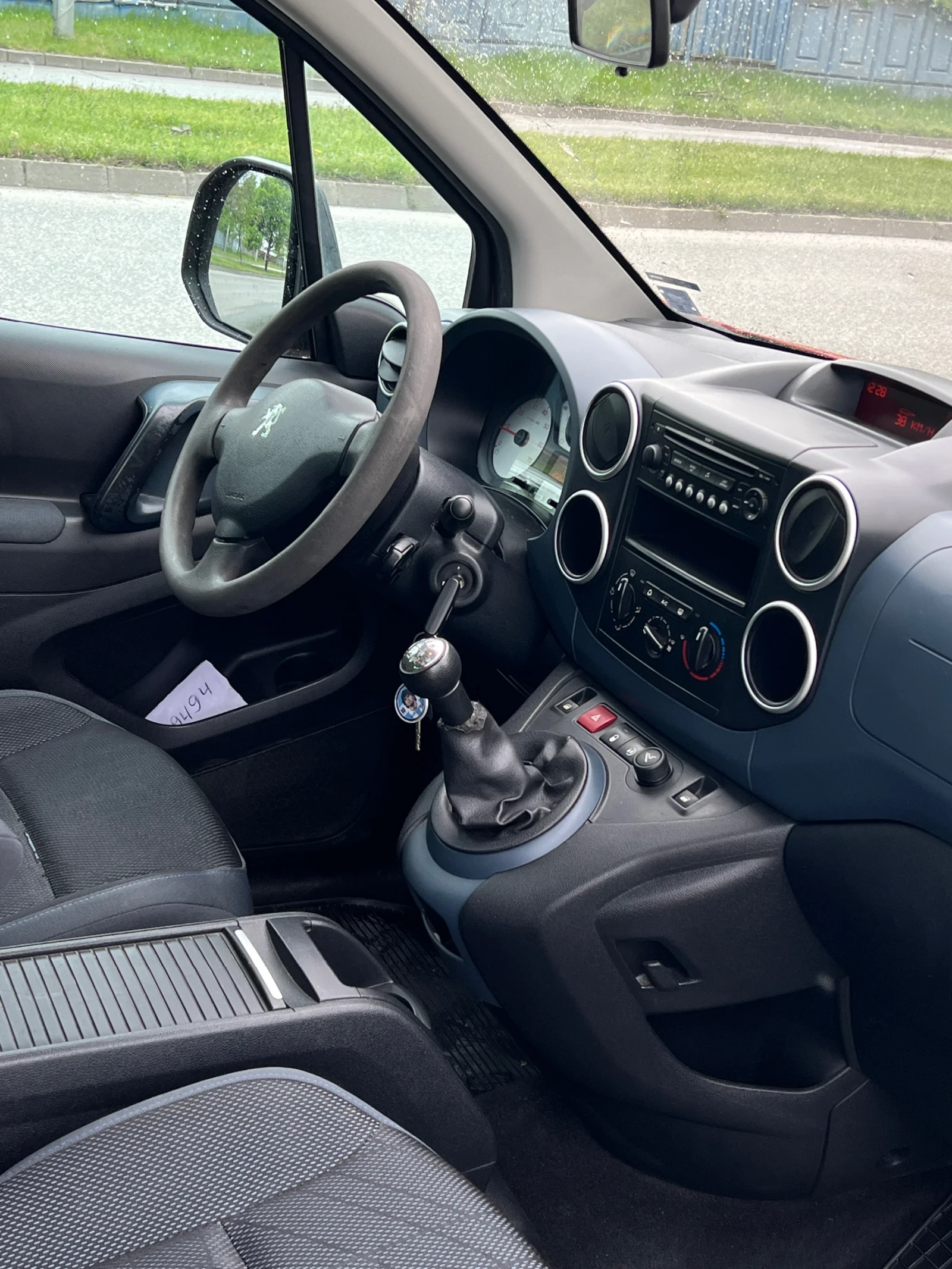 Peugeot Partner Tepee - изображение 9