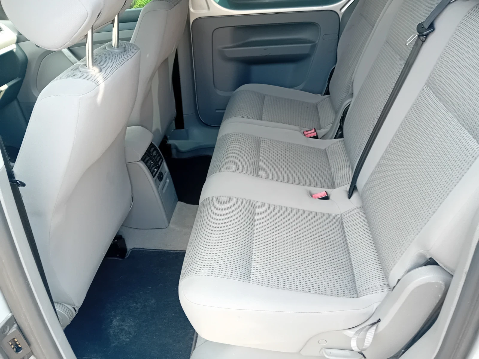 VW Caddy 1.6 102k.s Klima - изображение 3