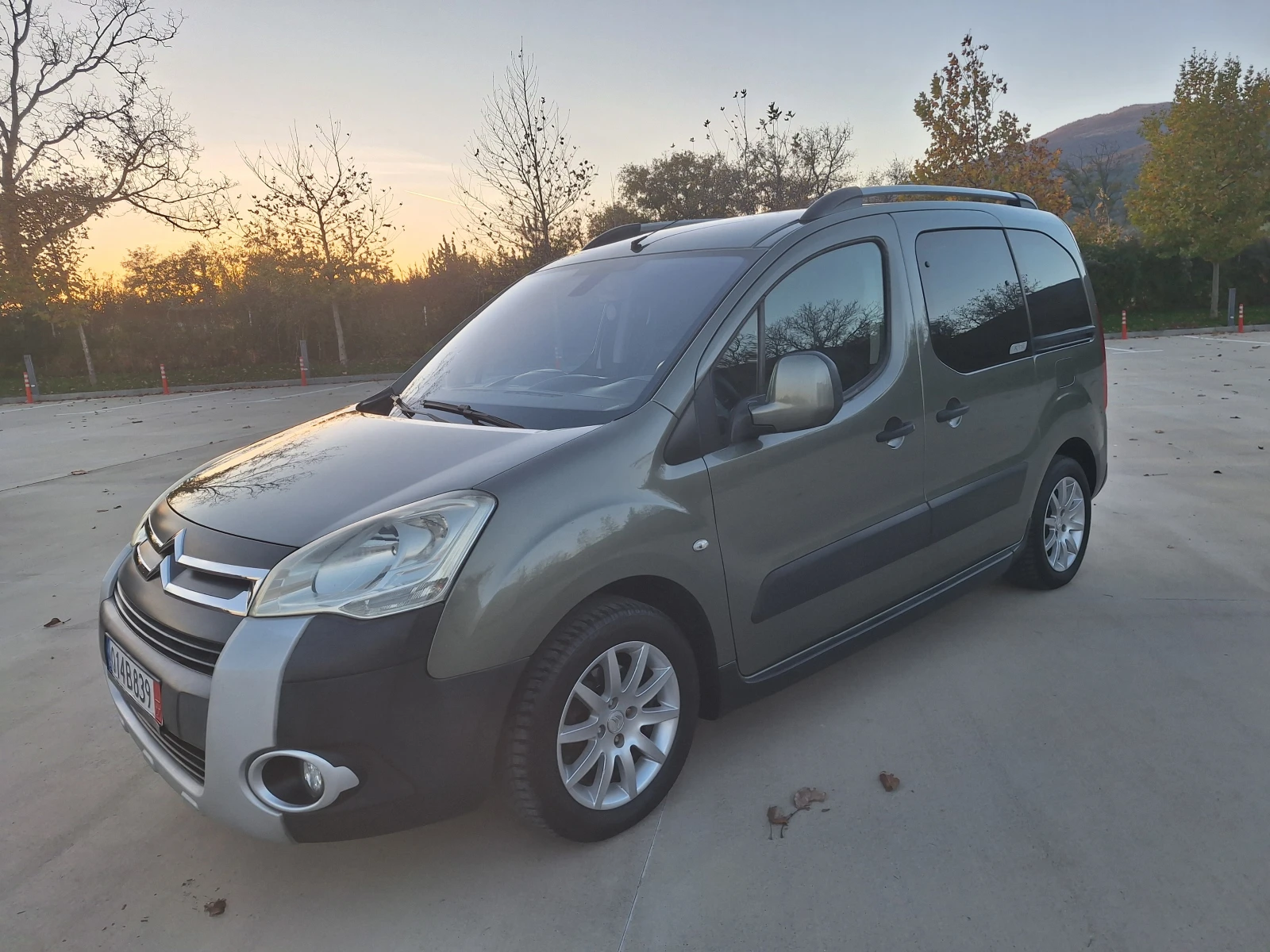 Citroen Berlingo  XTR 1.6HDi 109к.с. - изображение 2