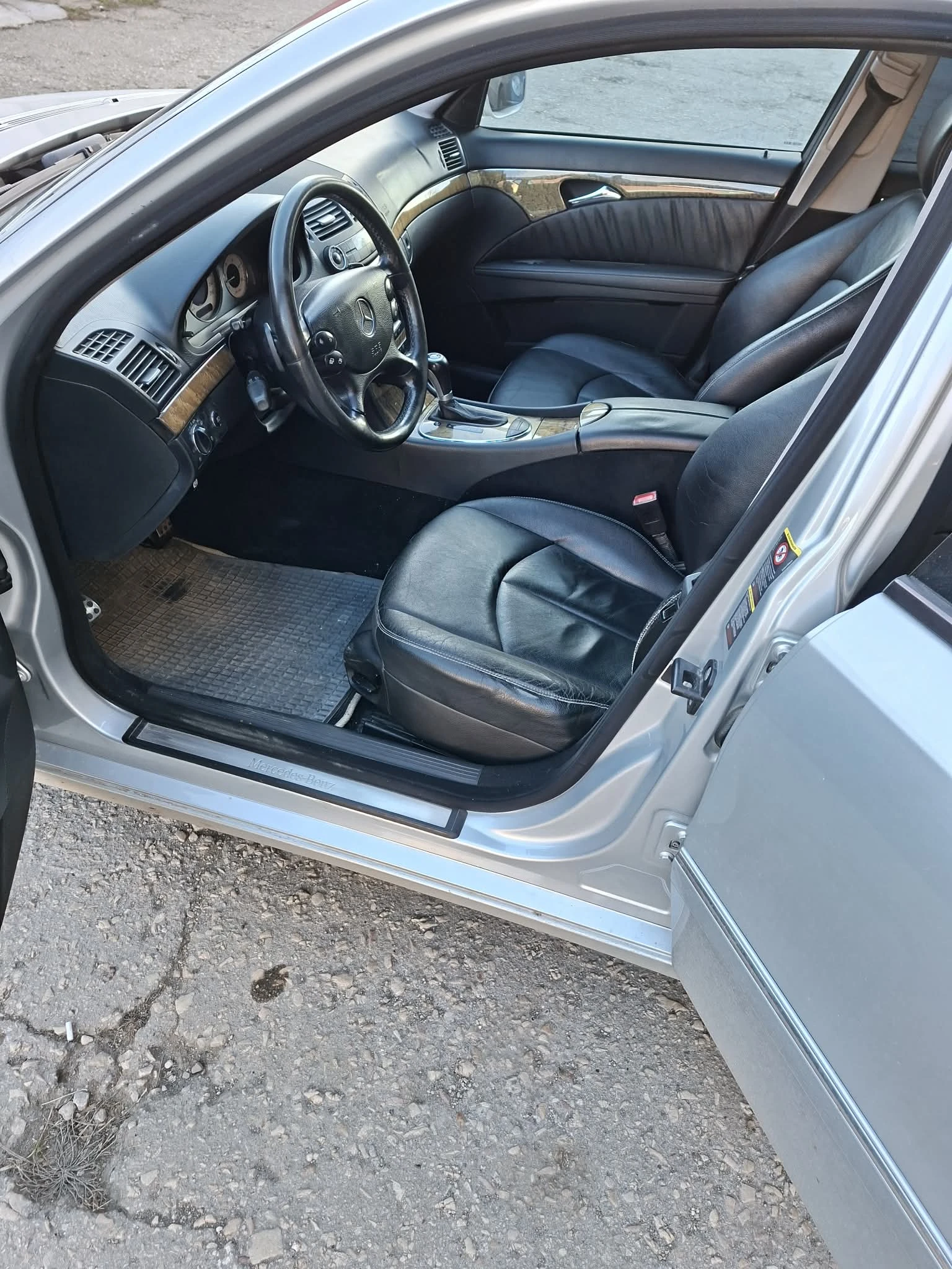 Mercedes-Benz E 320  - изображение 9