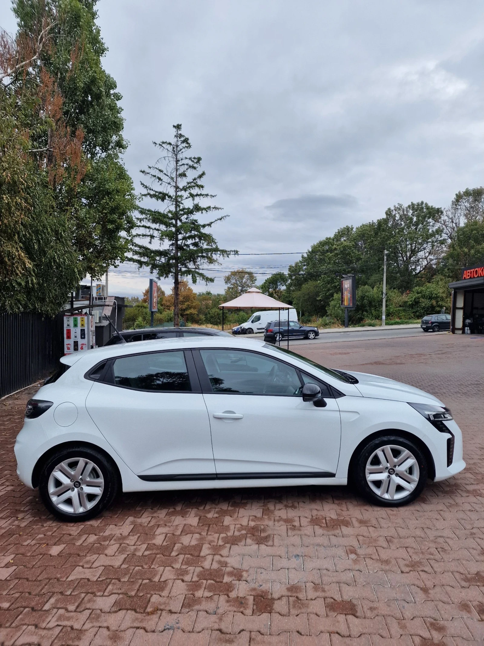 Renault Clio 1.6 E-Tech hybrid  - изображение 3