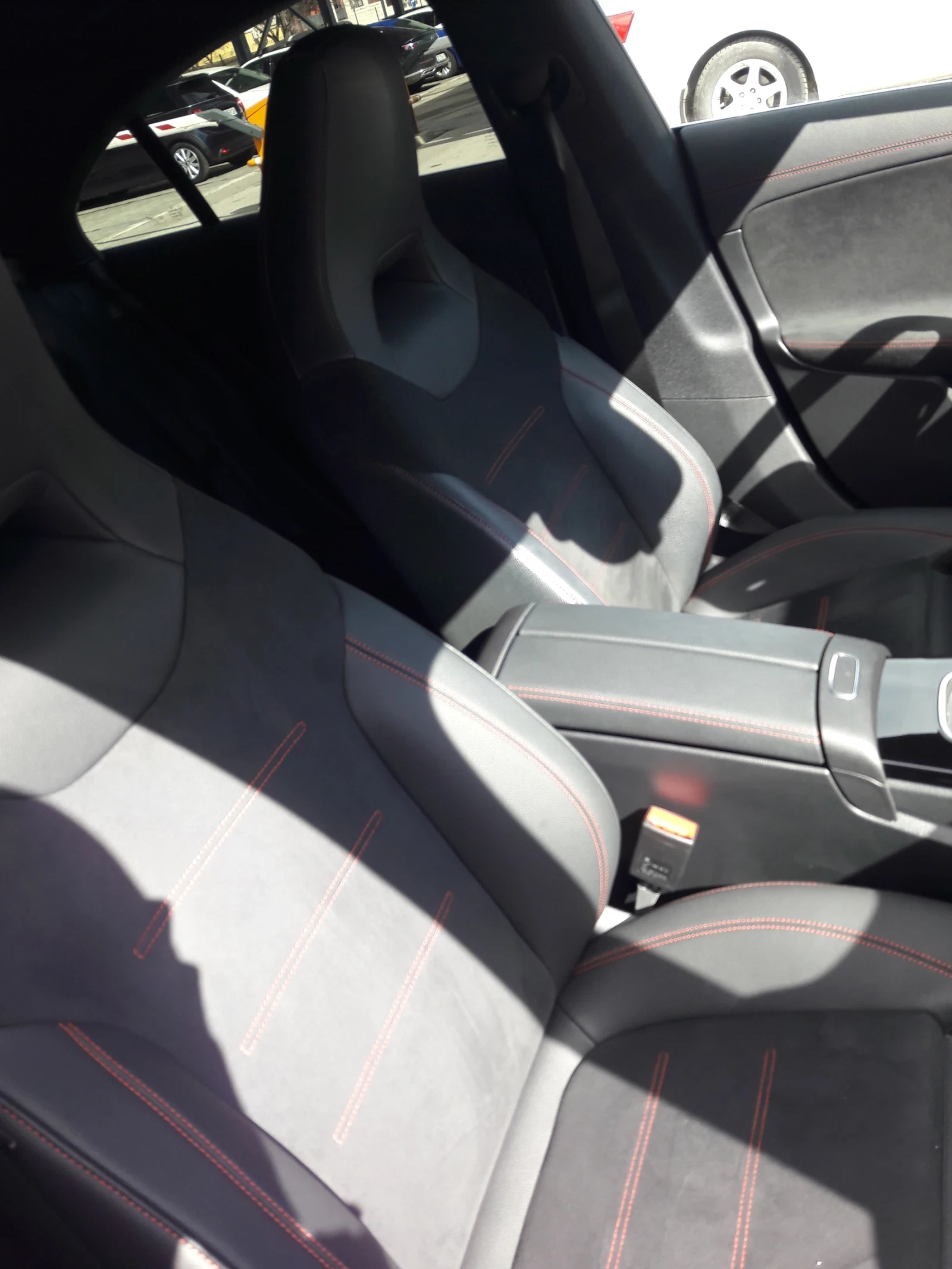 Mercedes-Benz CLA 200 AMG.Kamera.Facelift-Гаранция до 2028 - изображение 4