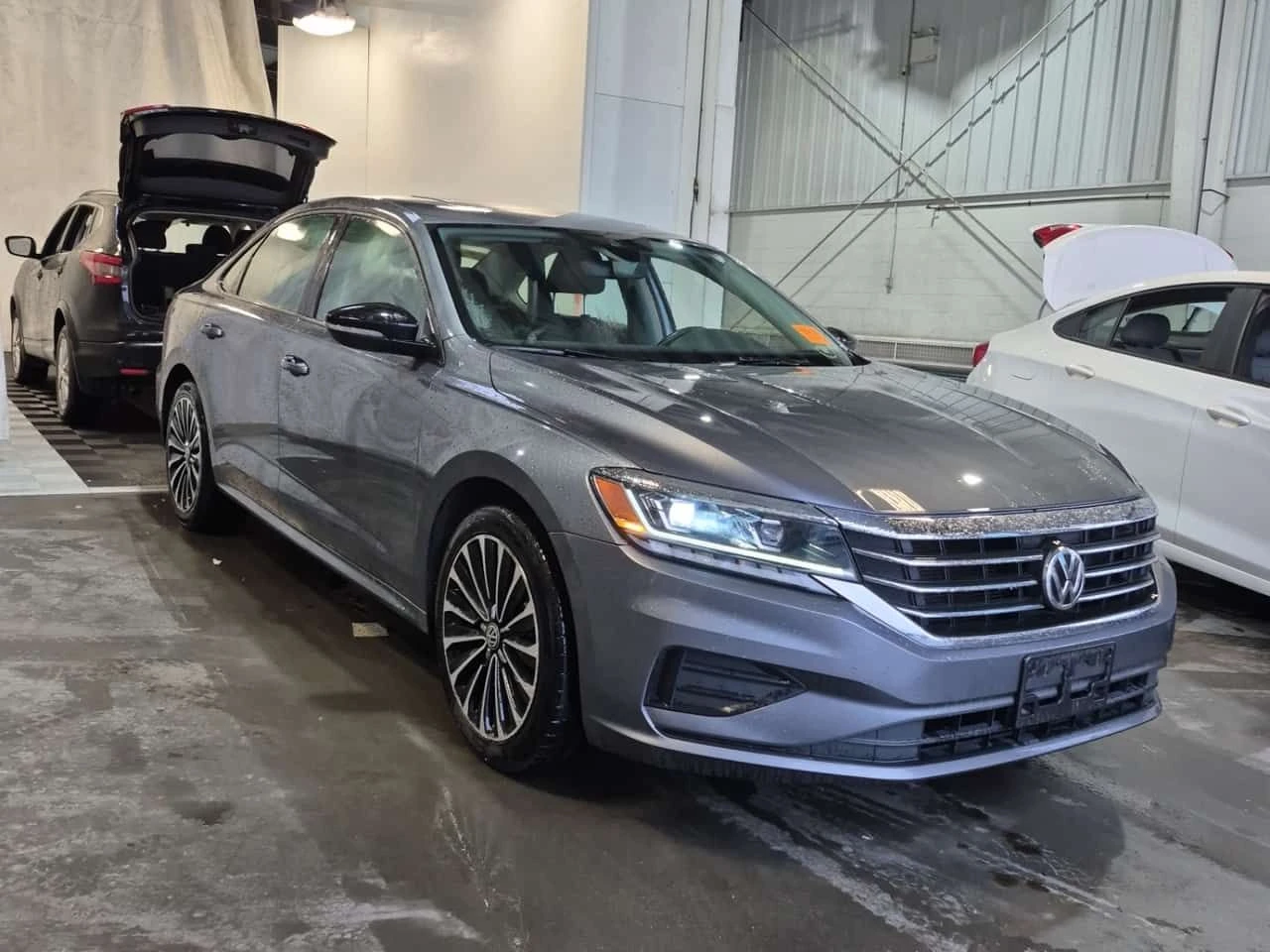 VW Passat 2.0T LIMITED EDITION * PANORAMA* ЕЛ ПАКЕТ* CARFAX  - изображение 2