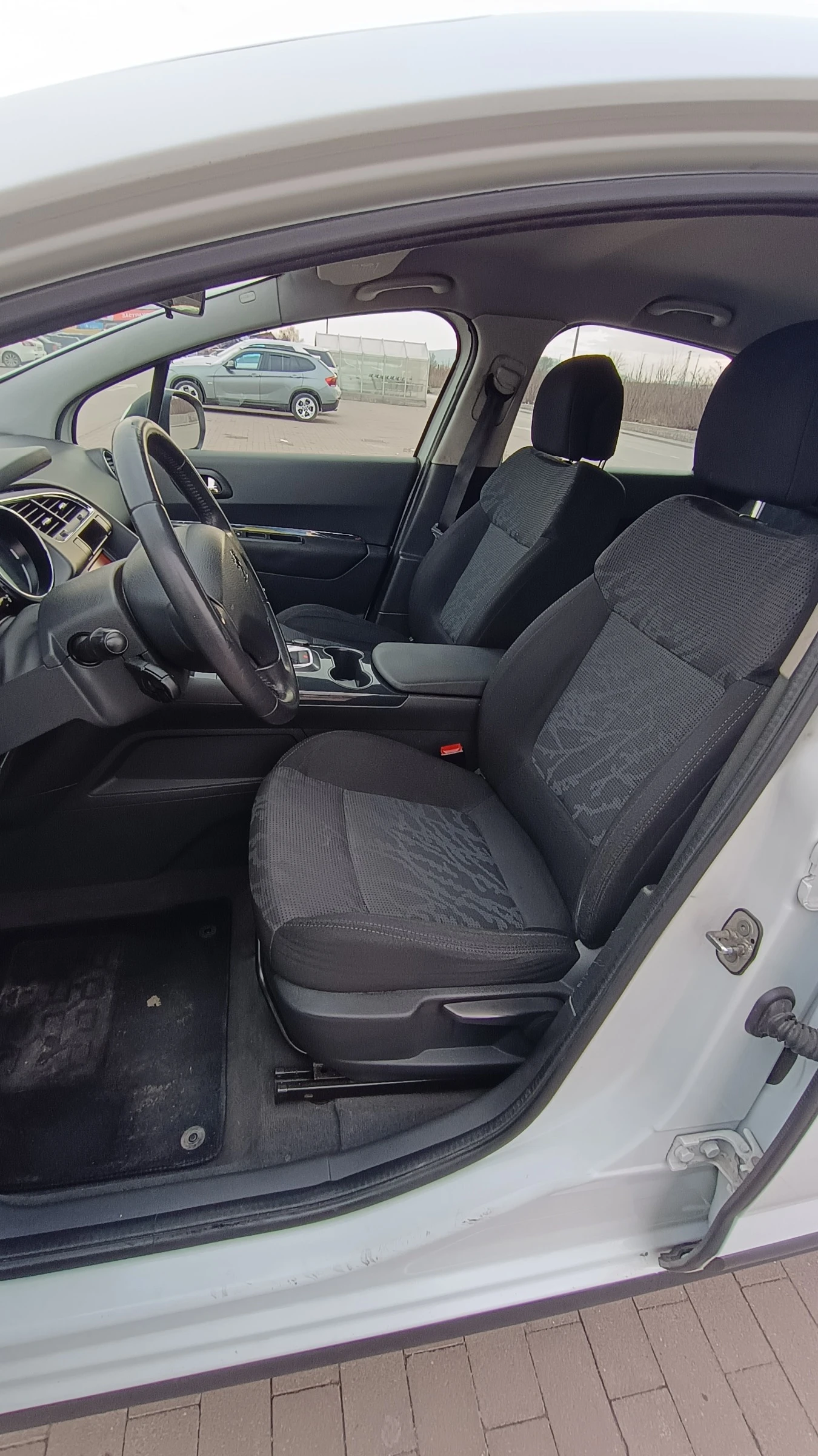 Peugeot 3008, снимка 9 - Автомобили и джипове - 53719928