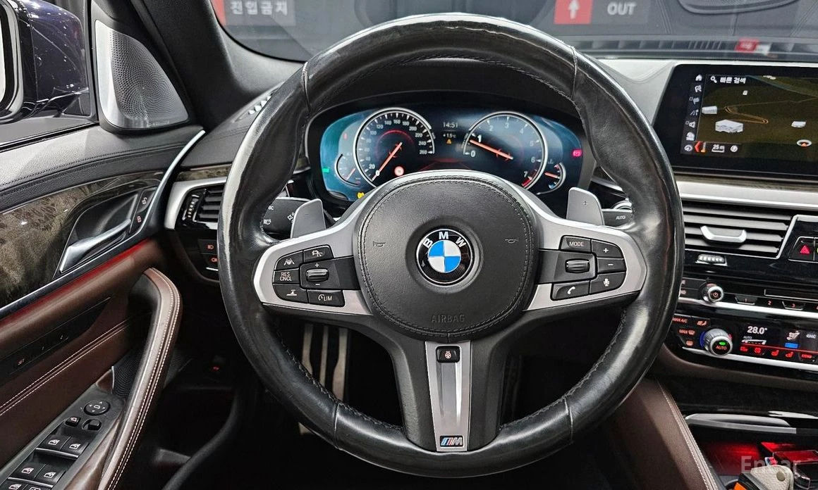 BMW 540 * xDrive* M-Sport PLUS* FULL* , снимка 13 - Автомобили и джипове - 53860081