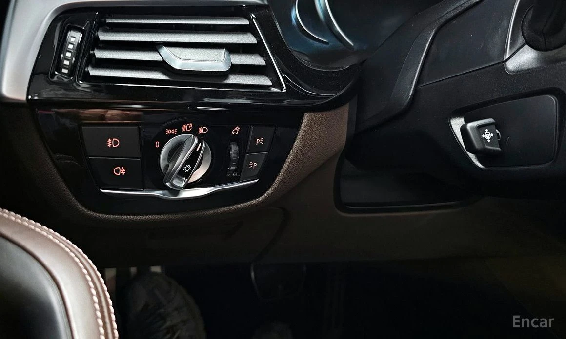 BMW 540 * xDrive* M-Sport PLUS* FULL* , снимка 14 - Автомобили и джипове - 53860081