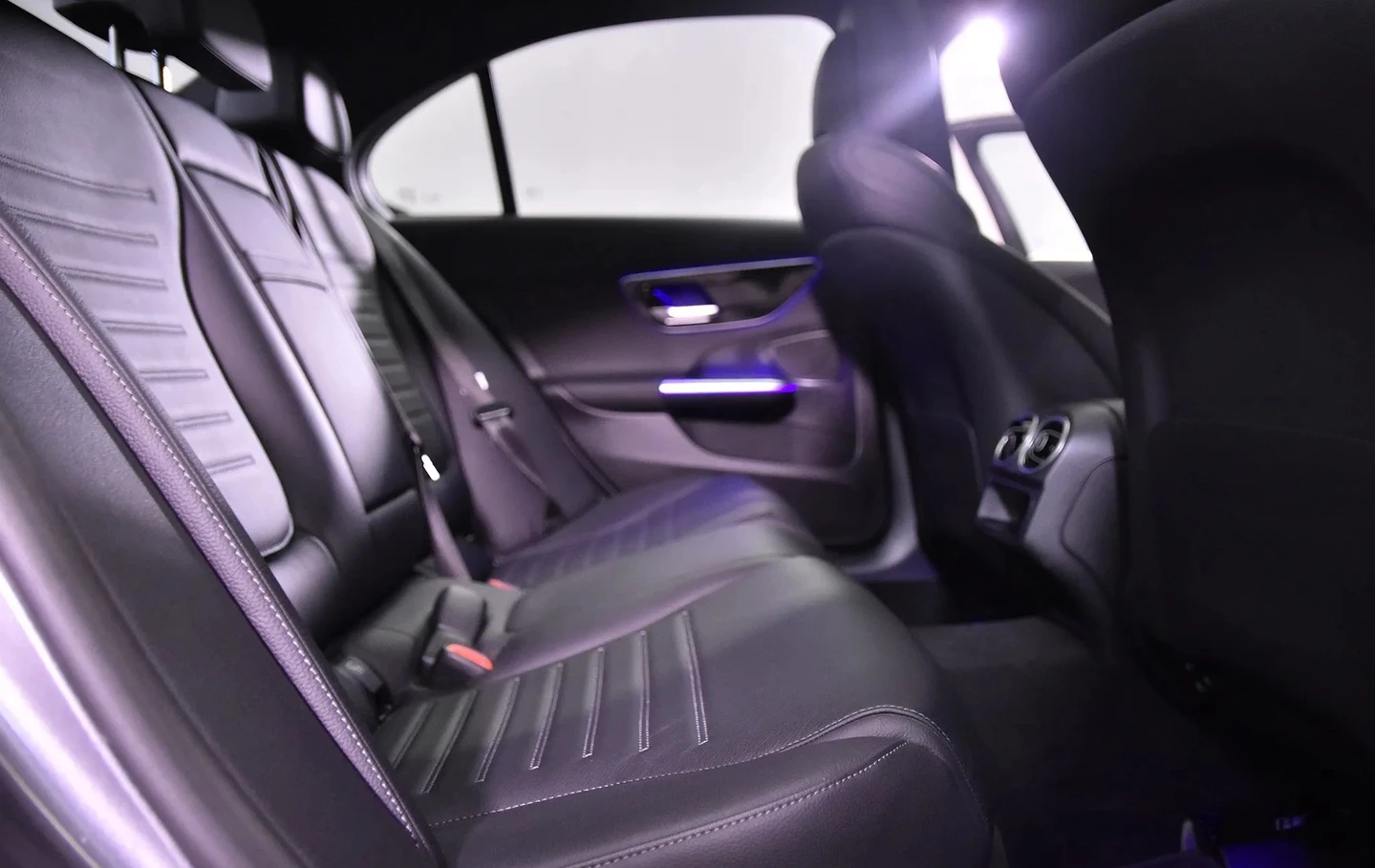 Mercedes-Benz C 43 AMG 4MATIC Sedan, снимка 9 - Автомобили и джипове - 53904576