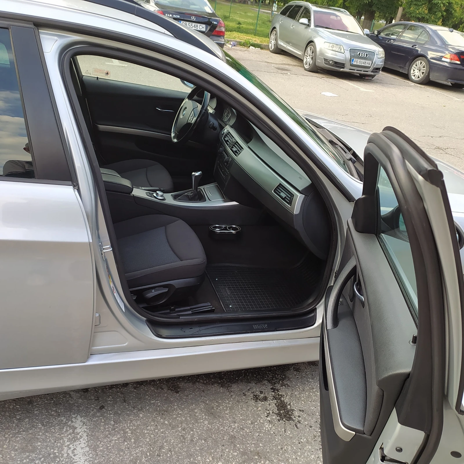 BMW 318 E91/M47/187000км/ГАРАЖНА/3 КЛЮЧА, снимка 17 - Автомобили и джипове - 54197091