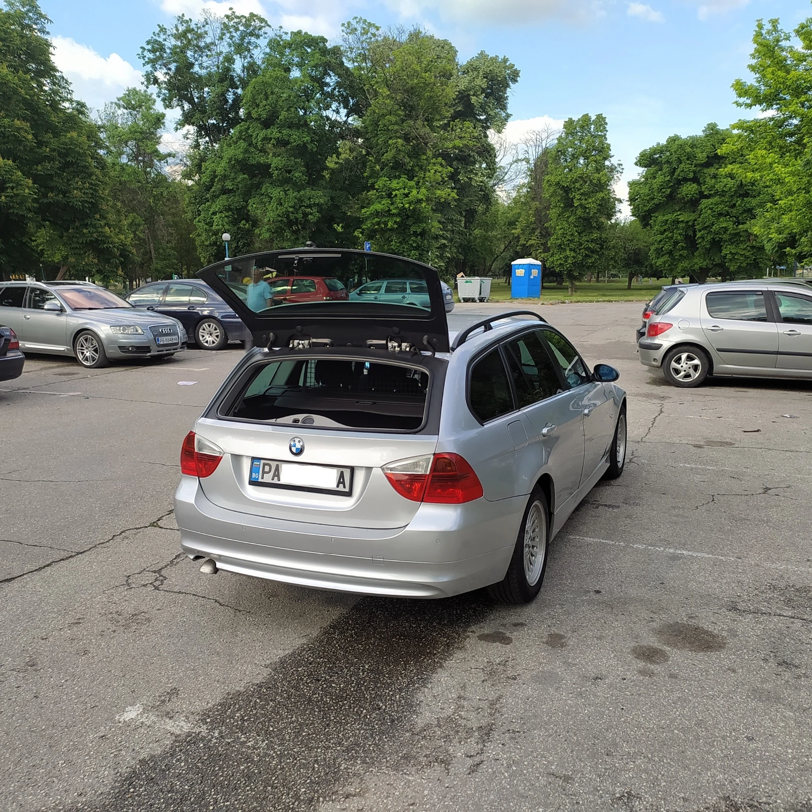 BMW 318 E91/M47/187000км/ГАРАЖНА/3 КЛЮЧА, снимка 14 - Автомобили и джипове - 54197091