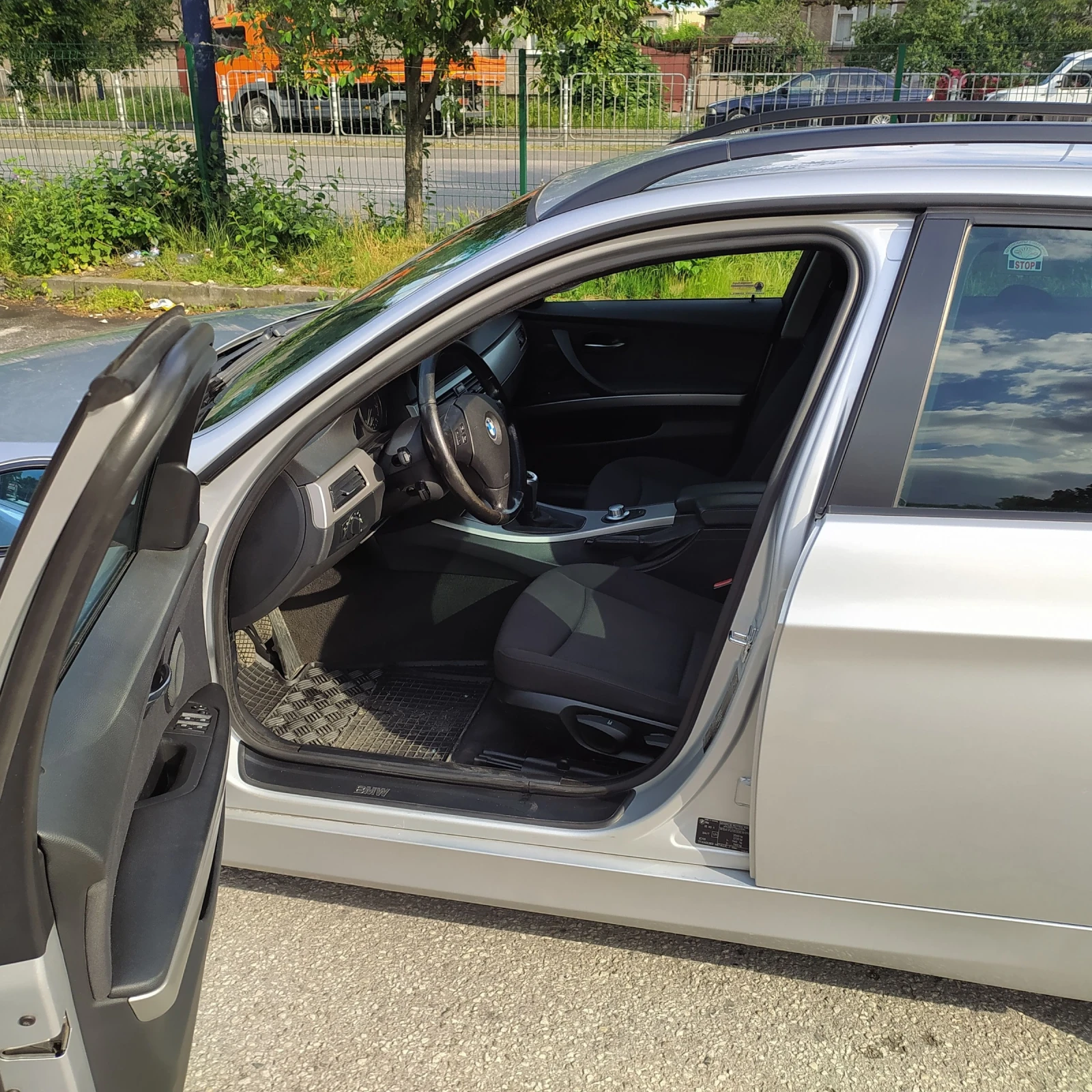 BMW 318 E91/M47/187000км/ГАРАЖНА/3 КЛЮЧА, снимка 2 - Автомобили и джипове - 54197091