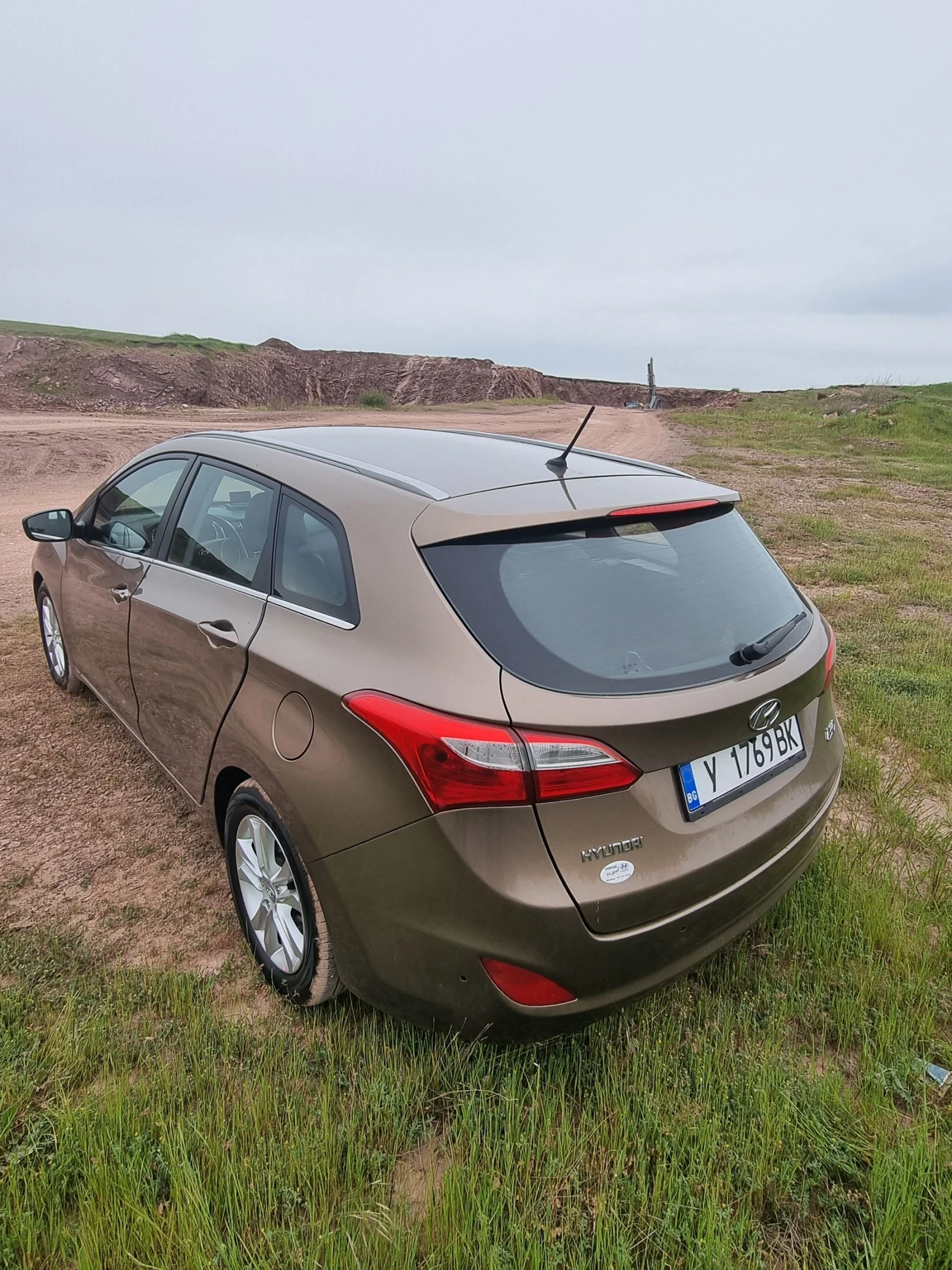 Hyundai I30  Premium 1.6 CRDI АВТОМАТ, снимка 7 - Автомобили и джипове - 54478083