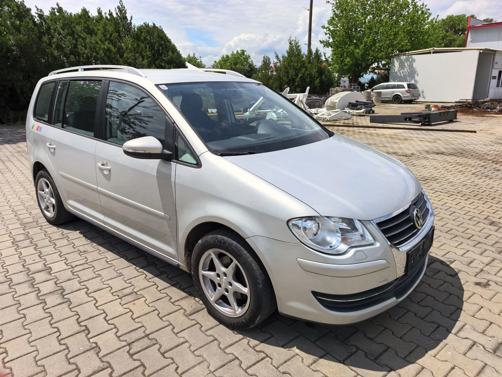VW Touran АВТОМАТ 1.9тди 105кс Забележки, снимка 7 - Автомобили и джипове - 54620576