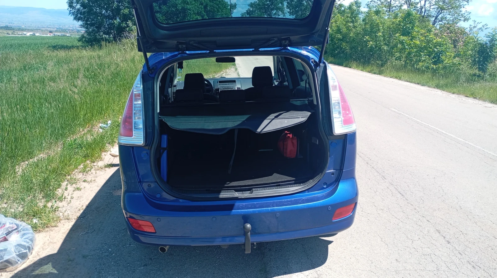 Mazda 5 2.0!, снимка 13 - Автомобили и джипове - 54704013