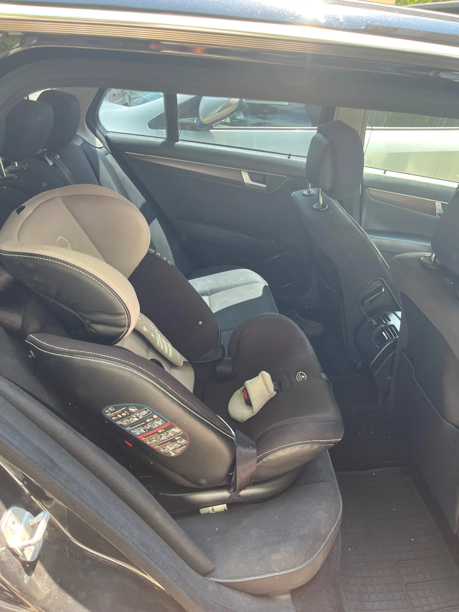 Mercedes-Benz C 220, снимка 12 - Автомобили и джипове - 55173293