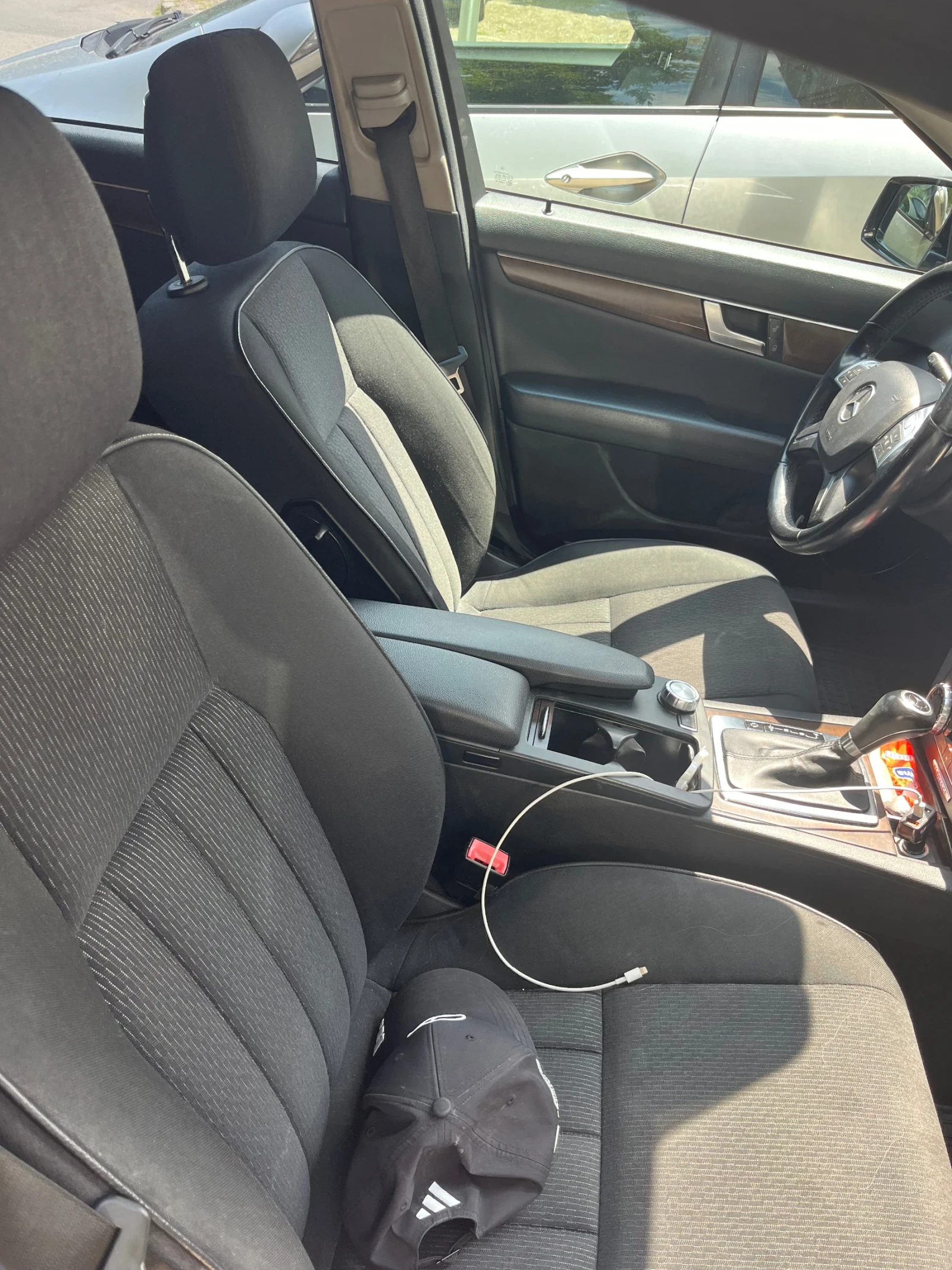 Mercedes-Benz C 220, снимка 11 - Автомобили и джипове - 55173293