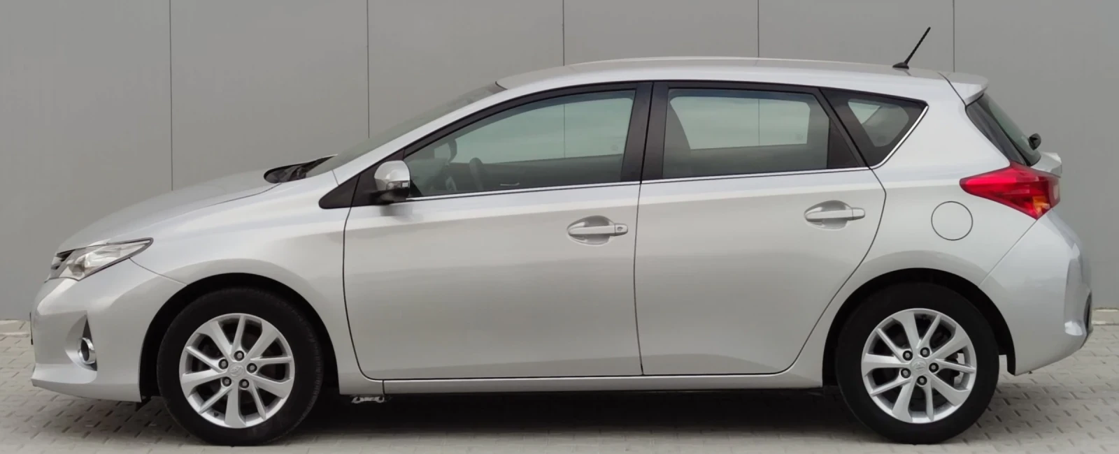 Toyota Auris 1.6VVT-I* 132�.�*  | Mobile.bg � ����������� 8