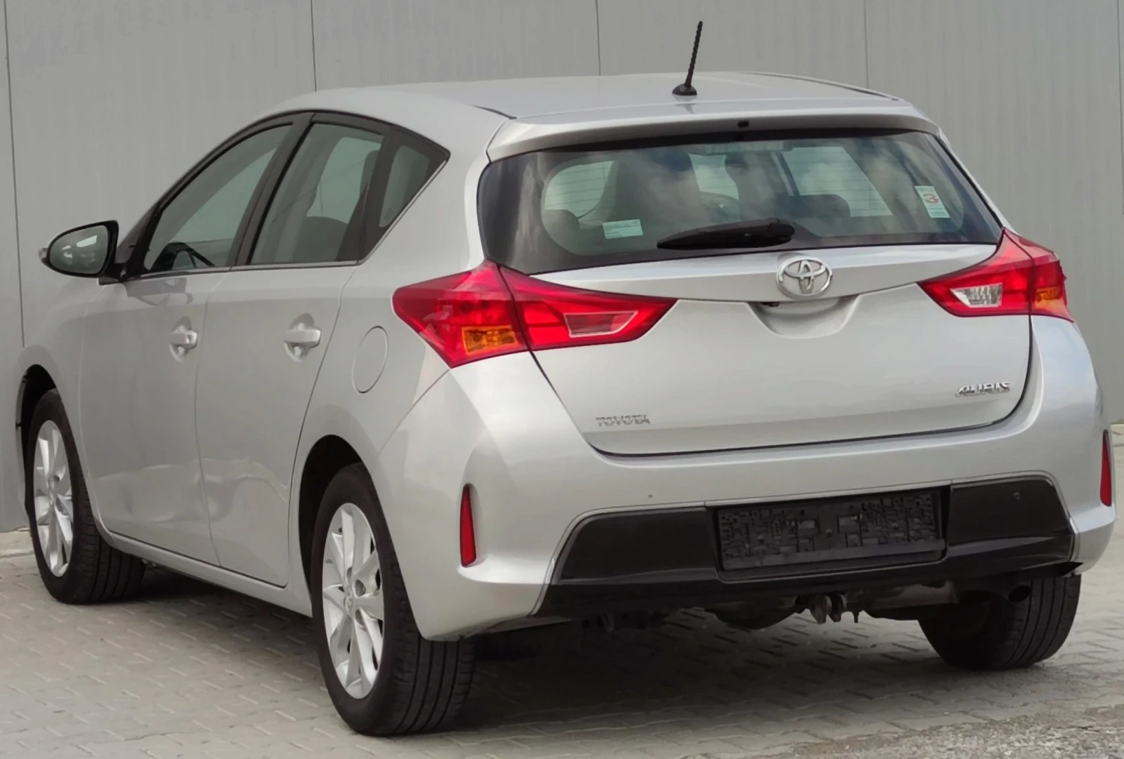Toyota Auris 1.6VVT-I* 132�.�*  | Mobile.bg � ����������� 6