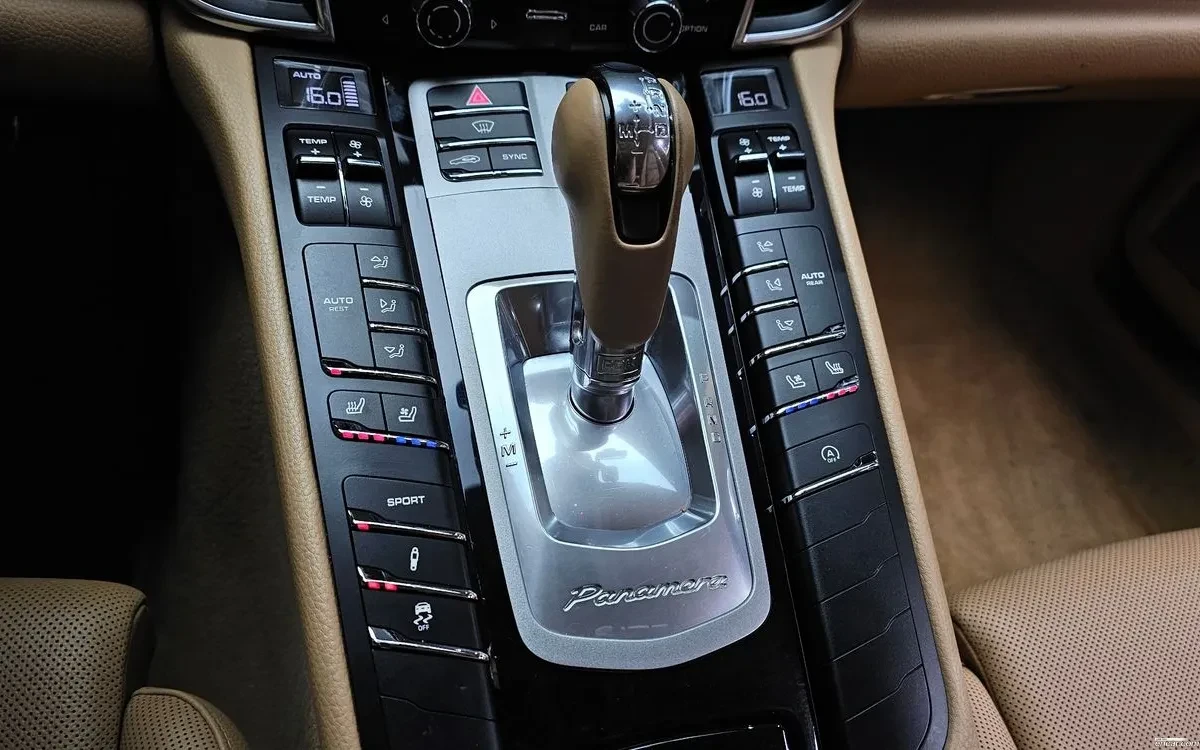 Porsche Panamera 4 3.6/ KEYLESS/ SHIBIDAH / 360 / PODGREV/OBDUHVANE | Mobile.bg � ����������� 10