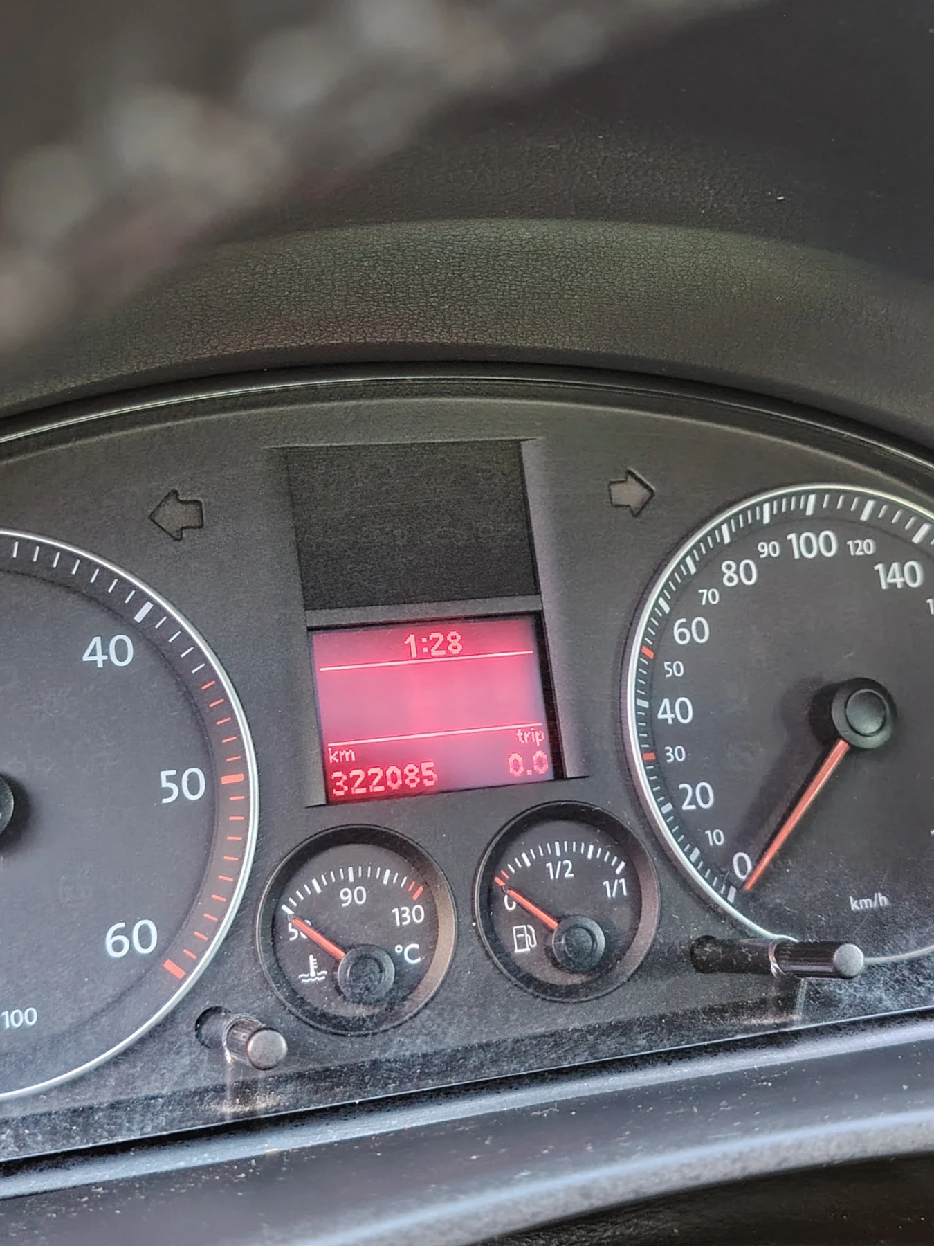 VW Touran 2.0TDI , снимка 8 - Автомобили и джипове - 55568390