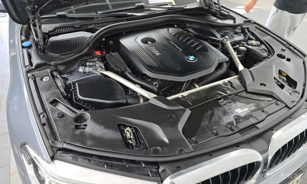 BMW 540  xDrive M Sport /360/DIS/HUD/Bowers & Wilkins, снимка 6 - Автомобили и джипове - 55769971
