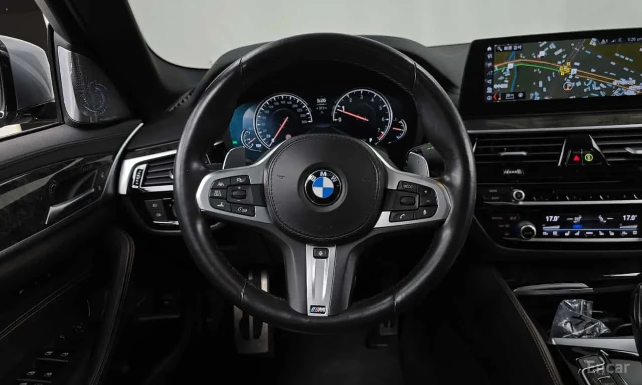 BMW 540  xDrive M Sport /360/DIS/HUD/Bowers & Wilkins, снимка 13 - Автомобили и джипове - 55769971