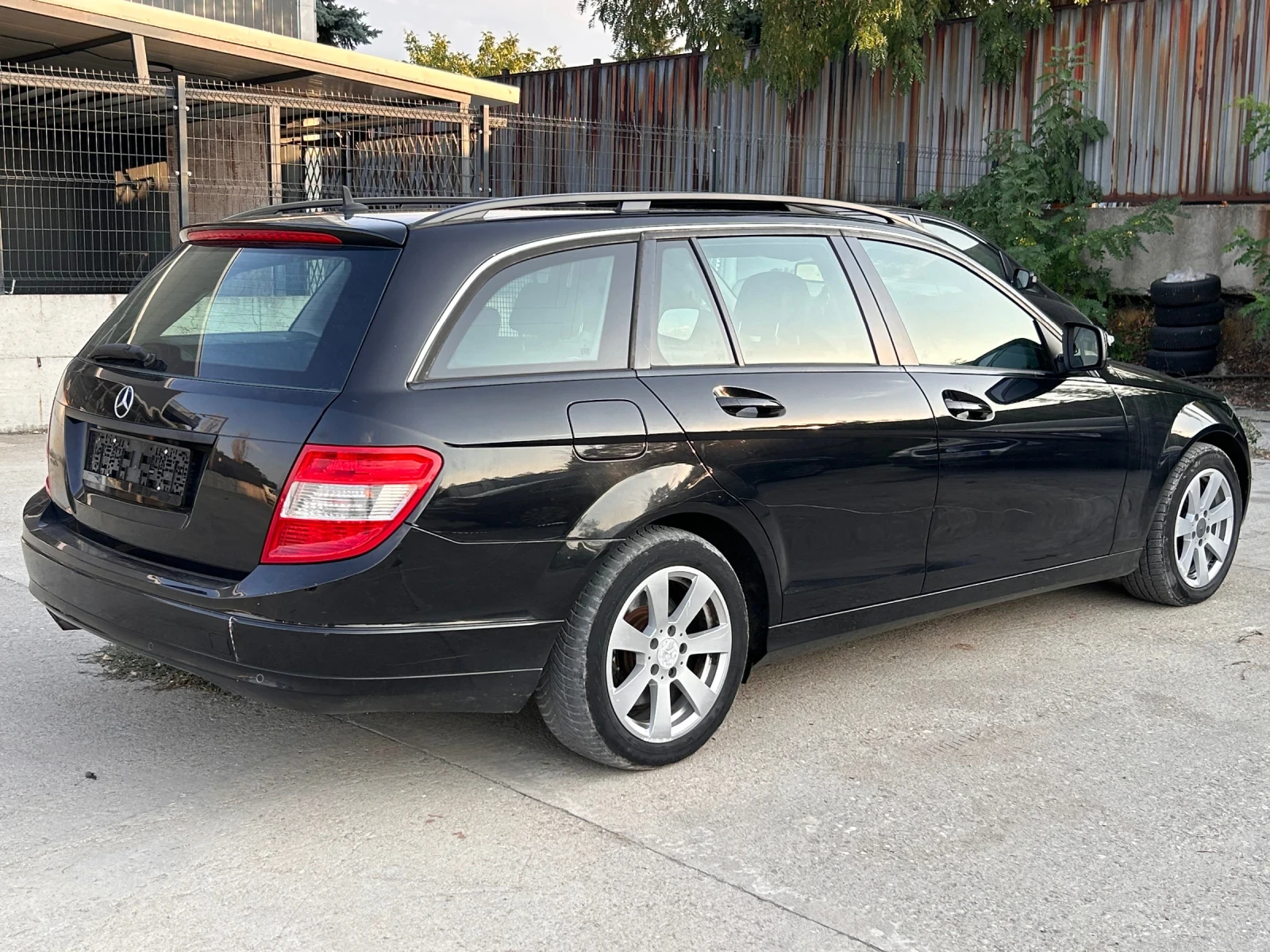 Mercedes-Benz C 220, снимка 3 - Автомобили и джипове - 55825773