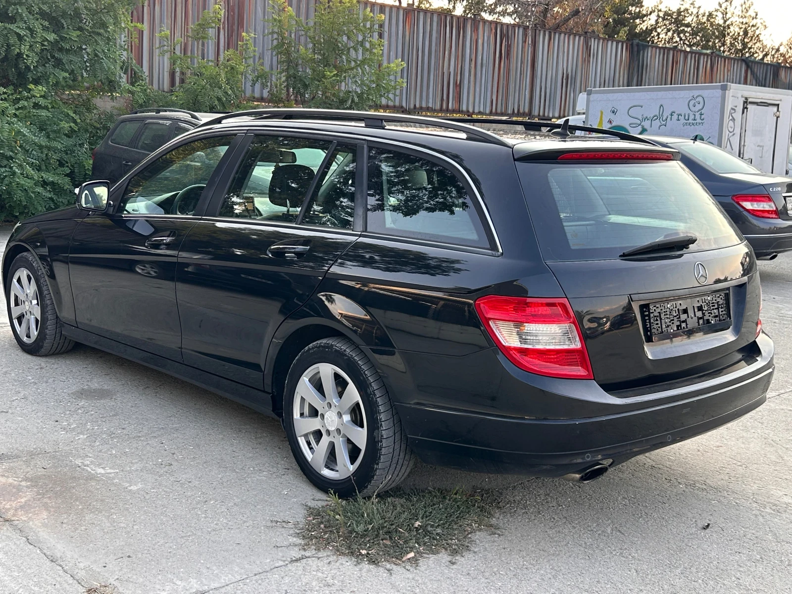 Mercedes-Benz C 220, снимка 2 - Автомобили и джипове - 55825773